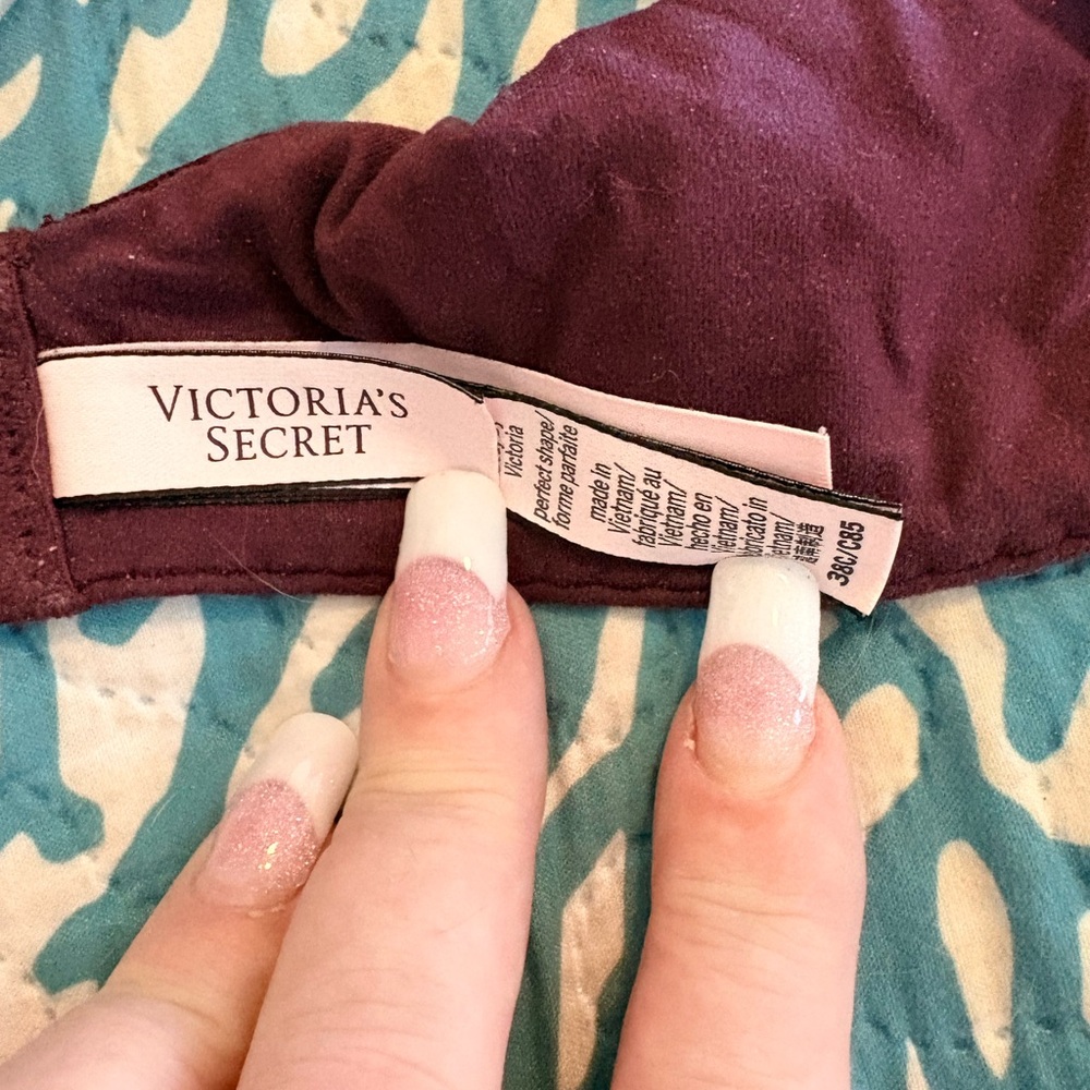 NWOT Victoria’s Secret Floral Lace Bra in Rich Purple 38C - Picture 2 of 5